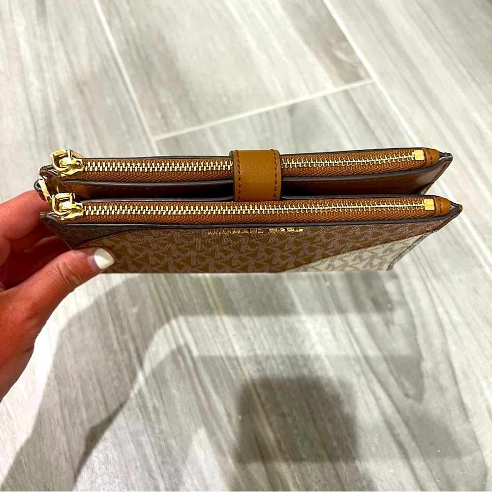 MICHAEL KORS Wallet 💕 NEW & not yet used :) - Picture 4 of 5